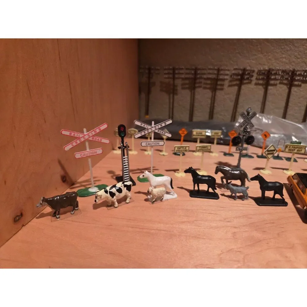 Life-Like Vintage HO Scale Railroad Scenery Landscaping Cars Animals Signs Set - Picture 3 of 12